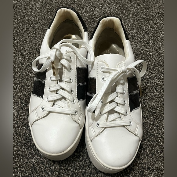 Michael Kors Sneakers - Picture 3 of 6